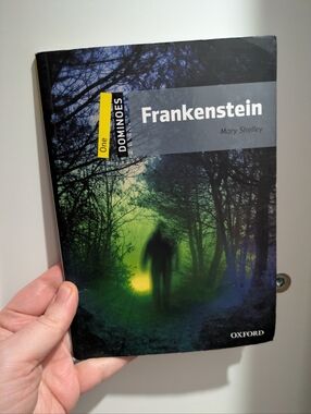 💟10/20$ Oxford Frankenstein Paperback — Green and Black Cover English